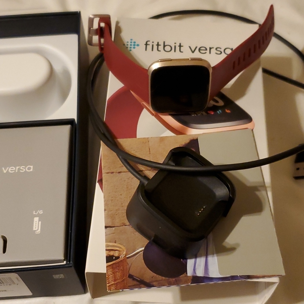 Fitbit Versa - image 2